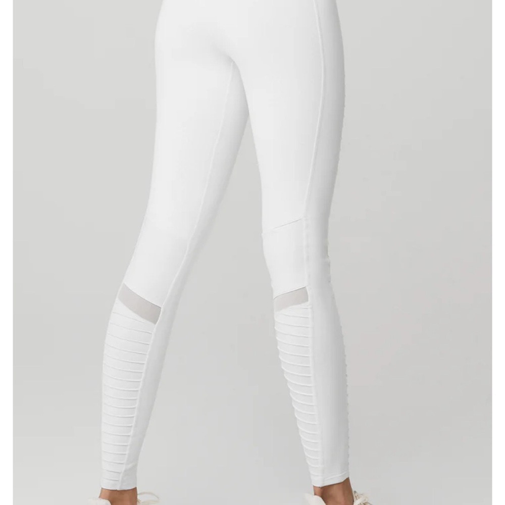 Alo Yoga Women's White Leggings